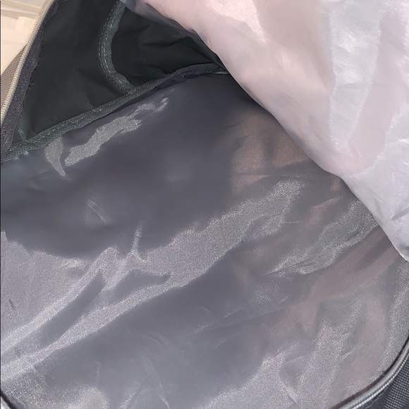 Adorable sequin unicorn 🦄 pack pack. - Picture 4 of 5